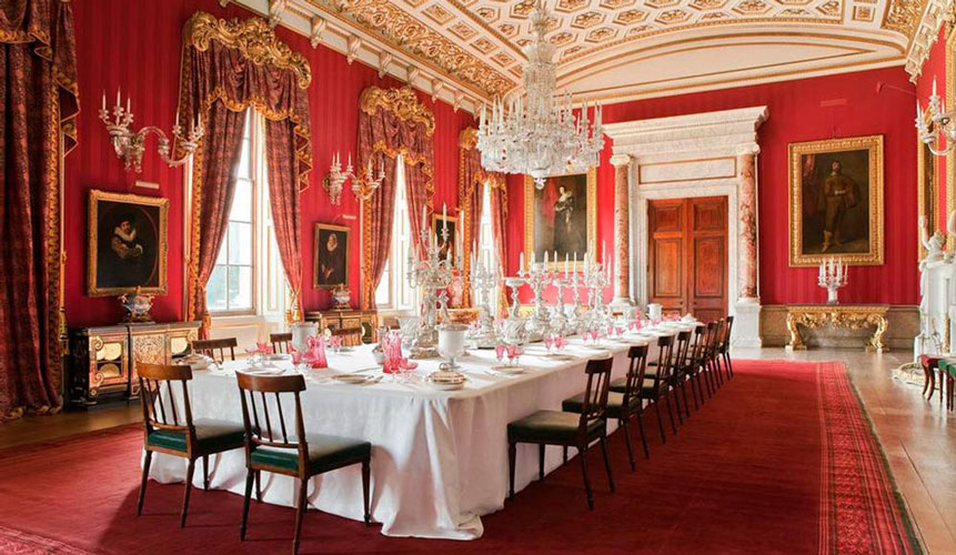 میز پذیرایی سلطنتی