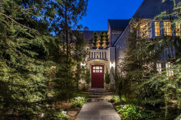 نمای بیرونی منزل لئوناردو دی کاپریو